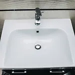 Luxury 3 Story House- View Apartament